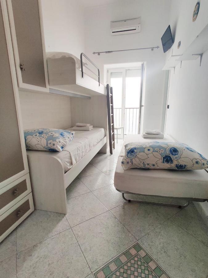 Casa Vacanze Da Serena Lacco Ameno  المظهر الخارجي الصورة